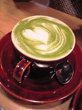 dragonfly cafeのハート型な抹茶ミルク。